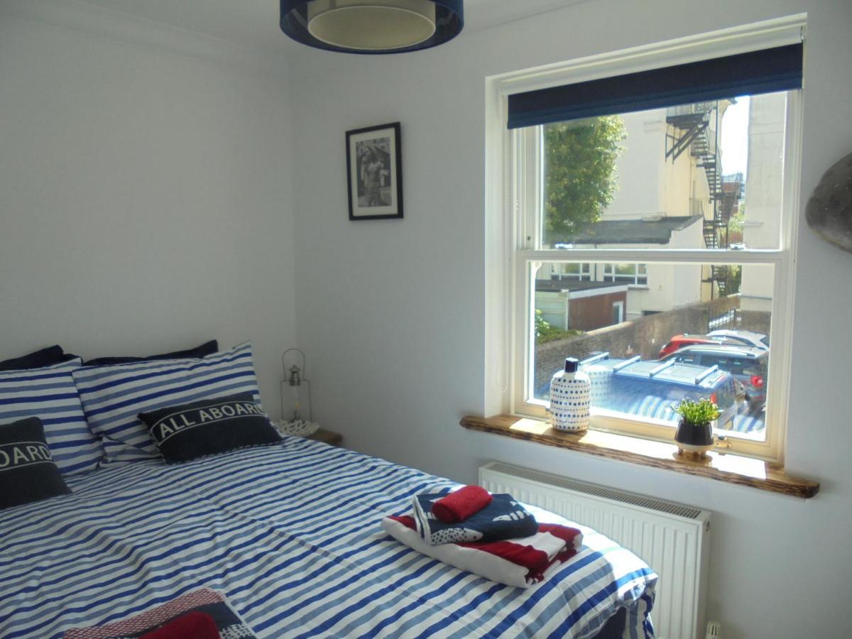 The Beach House Holiday Apartments Eastbourne Exterior foto