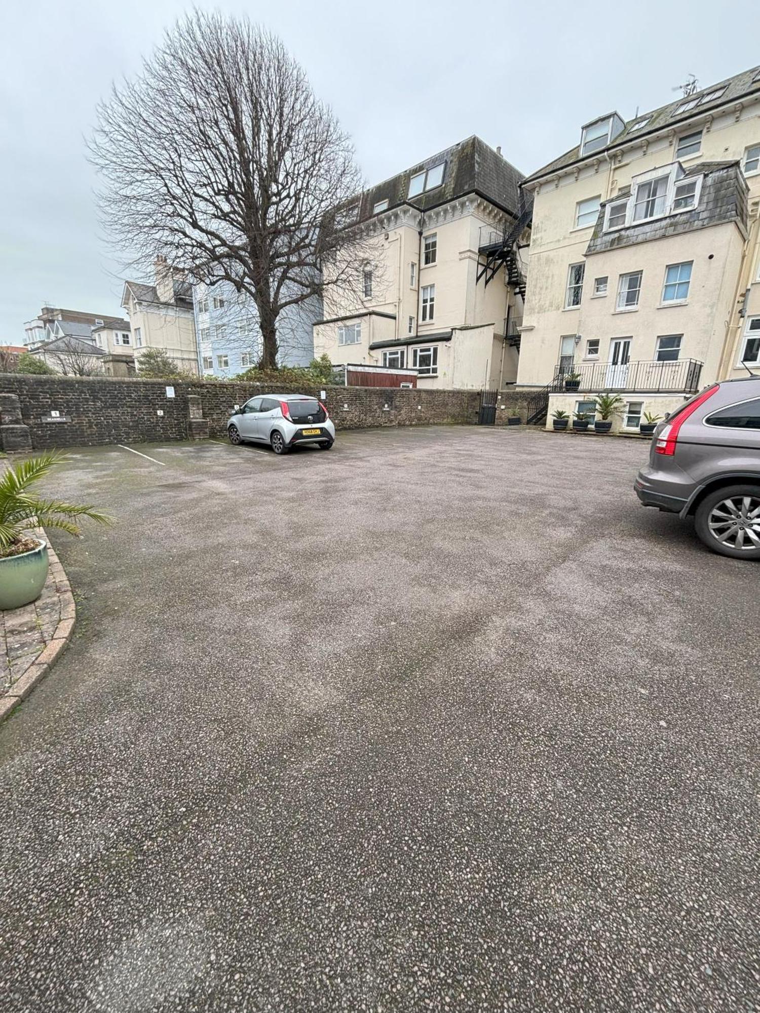 The Beach House Holiday Apartments Eastbourne Exterior foto