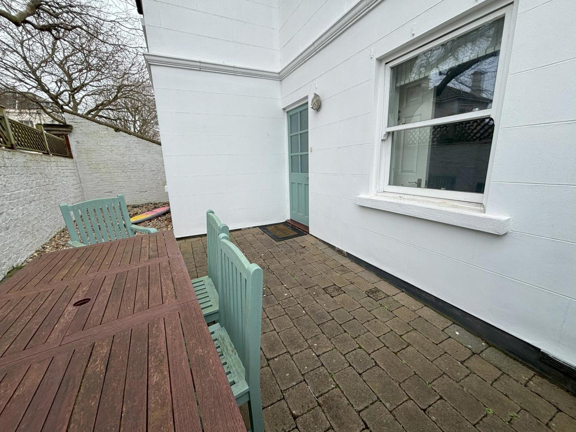 The Beach House Holiday Apartments Eastbourne Exterior foto